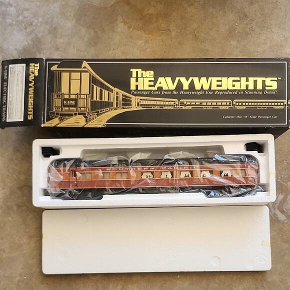 The Heavyweights Model Train Car - Daylight Diner - Picture 1 of 5